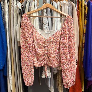 NWT LUSH Women's Floral Bubble Sleeve Crop-Top